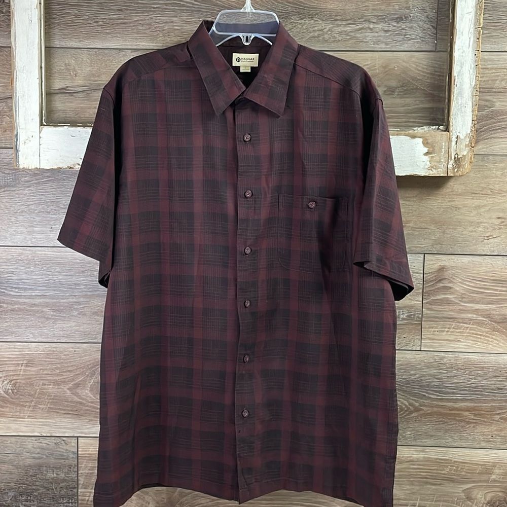 HAGGAR CLOTHING Mens Classic Fit  Microfiber Plaid Shirt Wine Color Size Large